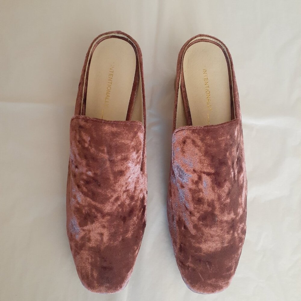 Intentionally Blank Crushed Velveteen Mules NWOT - Picture 4 of 12